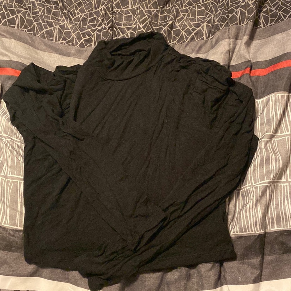 Seriously soft Aeropostale black crop top